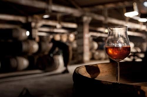 헤네시 V.S 리미티드 에디션 NBA 2023 700ml<br><small>Hennessy V.S Limited Edition NBA 2023 700ml</small>